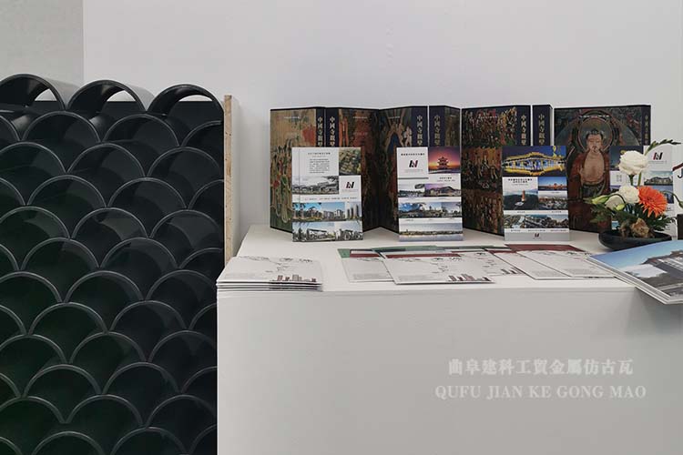 注意一些屋面陰角、邊角處要測(cè)量好斜邊，盡量先從陰溝出往旁邊鋪，避免很小的邊角料出現(xiàn)