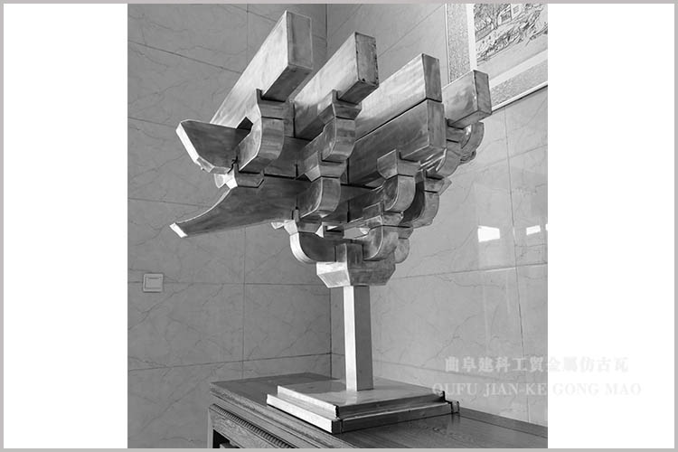 人們對金屬仿古瓦的顏色、耐久性能、環(huán)保性能的關注也逐漸增加